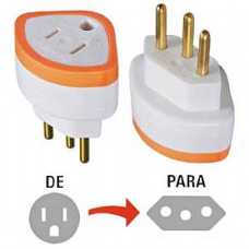 Adaptador de tomada padrão brasileiro 2 Pinos + terra para 2 Pinos + terra antigo referência 1629 - Cód: 1758 - Marca: Daneva